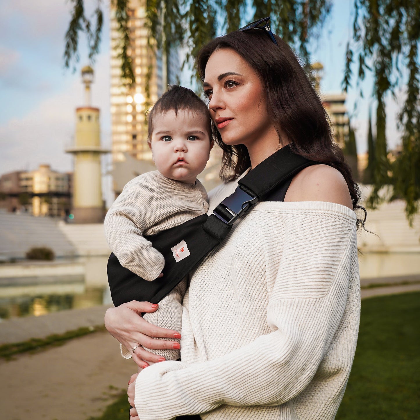 Black Toddler hip carrier used from 9 months to 48 months